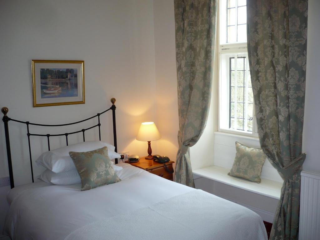 Ash House Hotel Martock Room photo