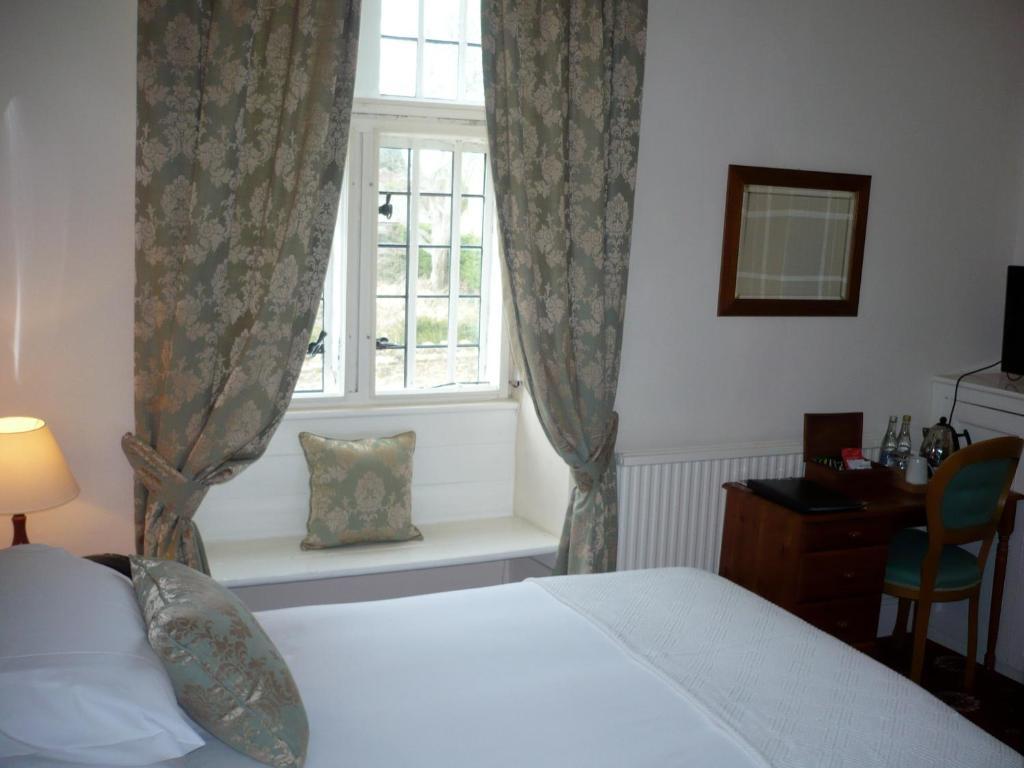 Ash House Hotel Martock Room photo
