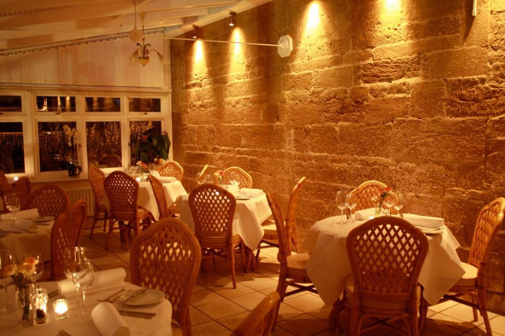 Ash House Hotel Martock Exterior photo